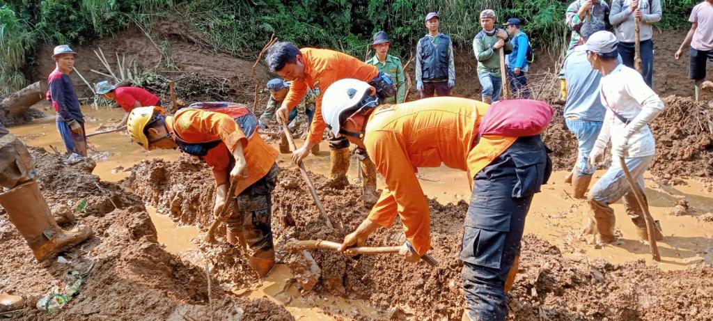 Pencarian Korban Longsor di Salawu Tasikmalaya akan Ditutup Jika Tidak Ditemukan Hari Ini, Mamang : Keluarga Sudah Ikhlas