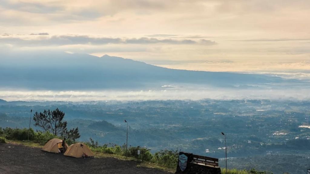 Ada Apa Saja di Tempat Wisata Gunung Galunggung Tasikmalaya? Ini Daya Tariknya