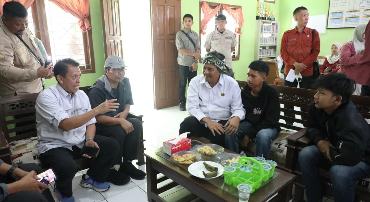 Pemkot Tasikmalaya Bantu Dua Anak Putus Sekolah Lewat Program Tasik Pintar, Diky Chandra: Selama Ada Kesempatan, Manfaatkan!