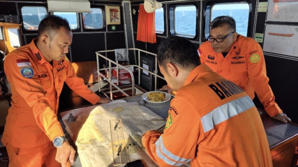 KM Alpha Jaya Terbalik di Laut Jawa, KN SAR Setyaki Dikerahkan Cari 4 Awak Kapal yang Masih Hilang