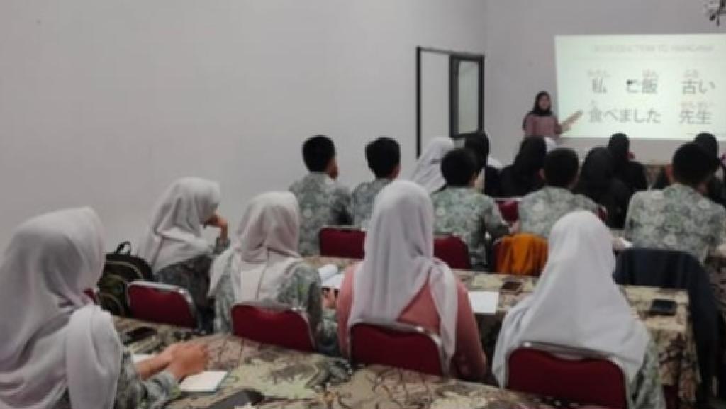10 Siswa SMKN 1 Tasikmalaya Raih Beasiswa Rp100 Juta untuk Persiapan Kerja ke Jepang
