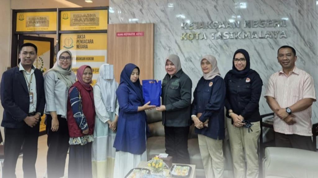 Kejari Kota Tasikmalaya Eksekusi Restitusi Rp50 Juta untuk Korban Perkara Perlindungan Anak