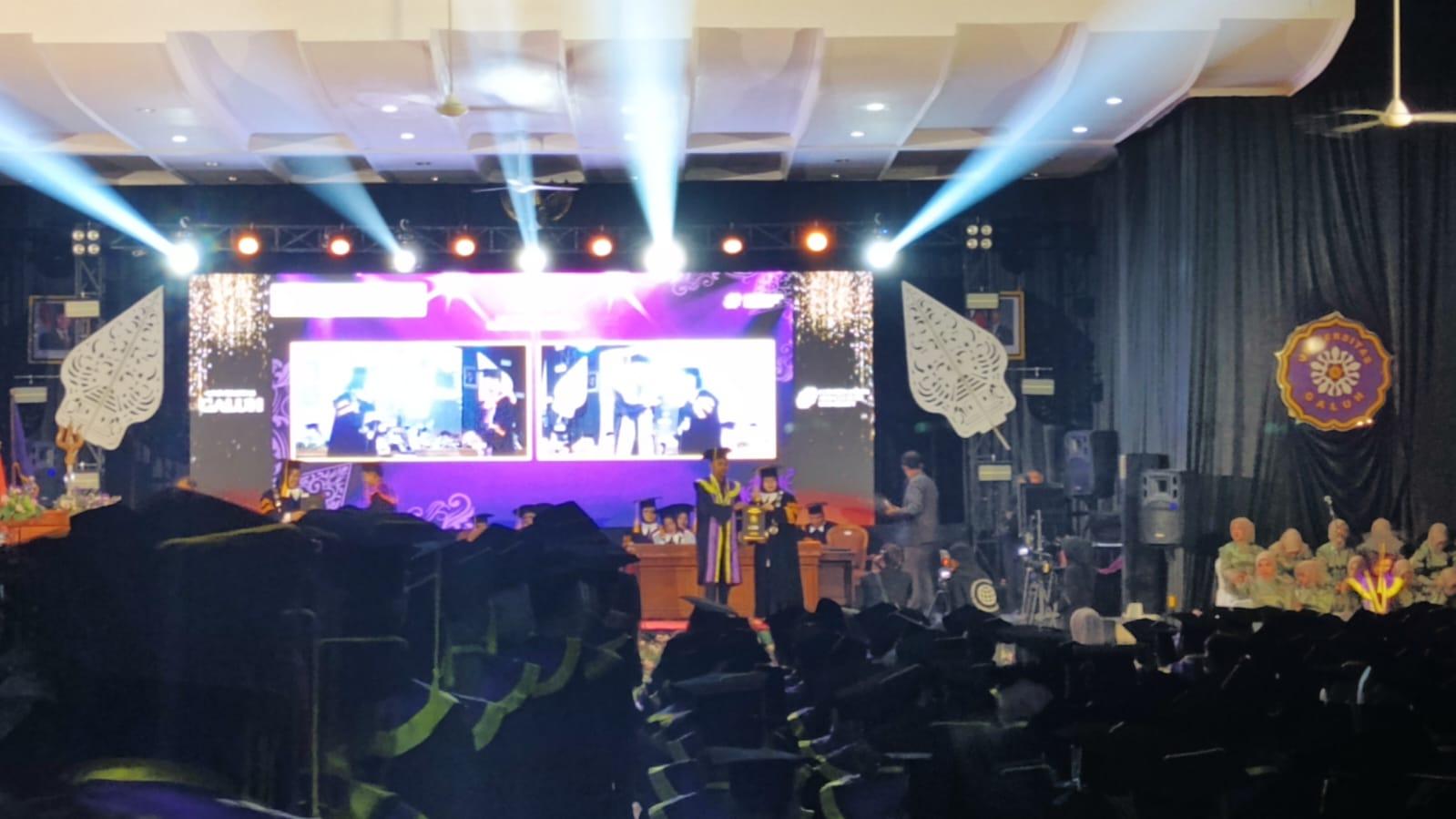 Wisuda ke-41 Universitas Galuh: Cetak 650 Lulusan Pemimpin Inspiratif