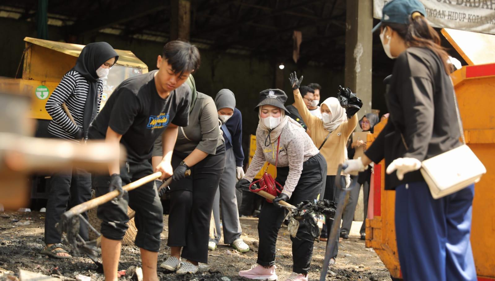Peringati WCD 2025, DLH Kota Tasikmalaya Kolaborasi dengan Berbagai Unsur Gelar Aksi Bersih-Bersih