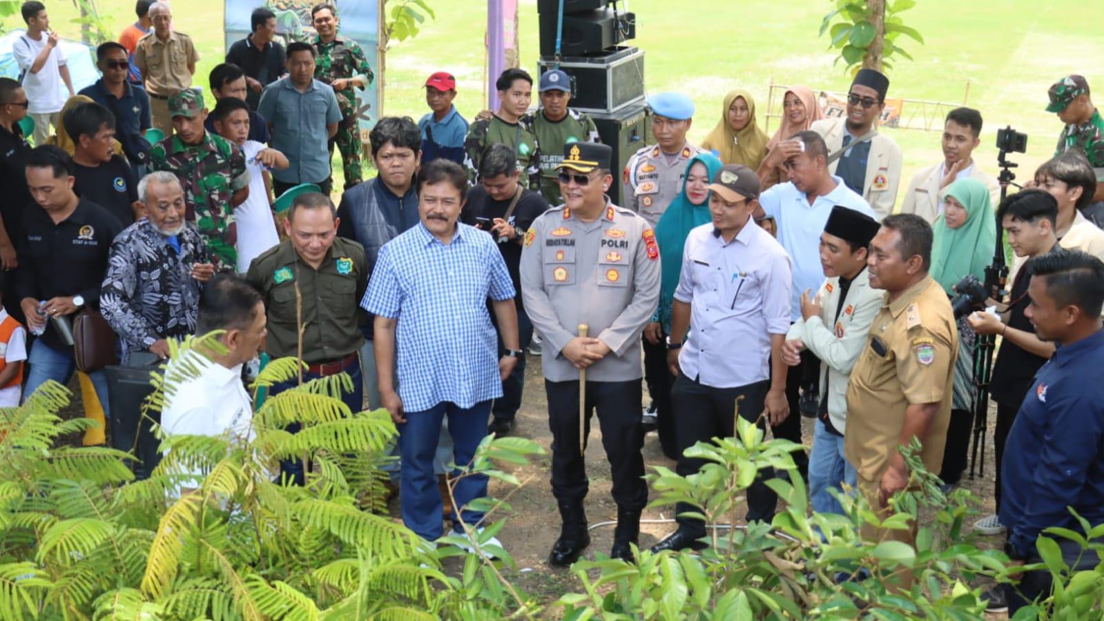 Gerakan 10 Ribu Pohon di Ciamis, Kapolres Ajak Wujudkan “Satu Produk Satu Desa”