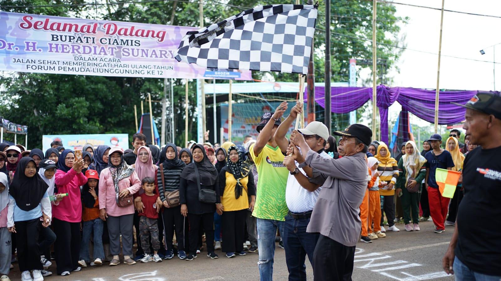 Ribuan Warga Meriahkan Jalan Santai HUT ke-12 Forum Pemuda Liunggunung Ciamis