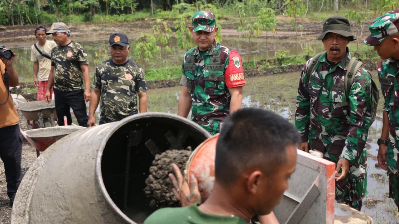 Dandim 0613/Ciamis Tinjau Pelaksanaan TMMD ke-126 di Desa Sukamulya