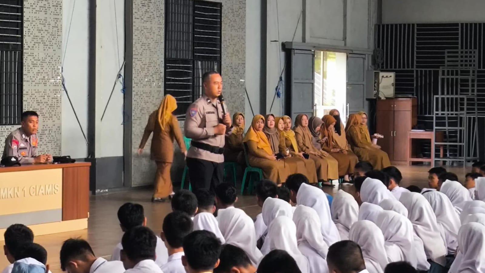 Sat Binmas Polres Ciamis Gelar Patroli Dialogis ke Sekolah, Minimalisir Pelajar Terlibat Aksi Unras 20 Oktober