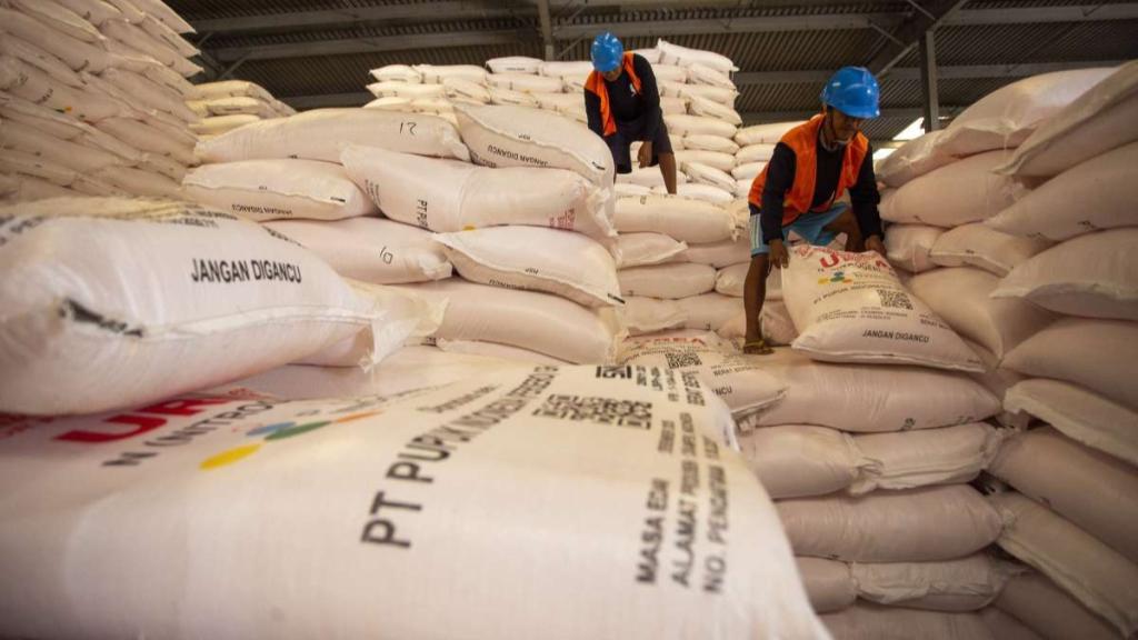 Petani di Banjar Senang! Pupuk Bersubsidi Kini Lebih Murah, Ini Daftar Harga Resminya