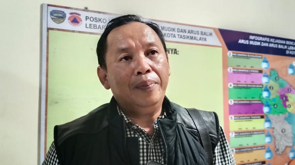 DLH Kota Tasikmalaya Pantau Pohon Rawan Tumbang dan Imbau Warga Laporkan Pohon Berisiko