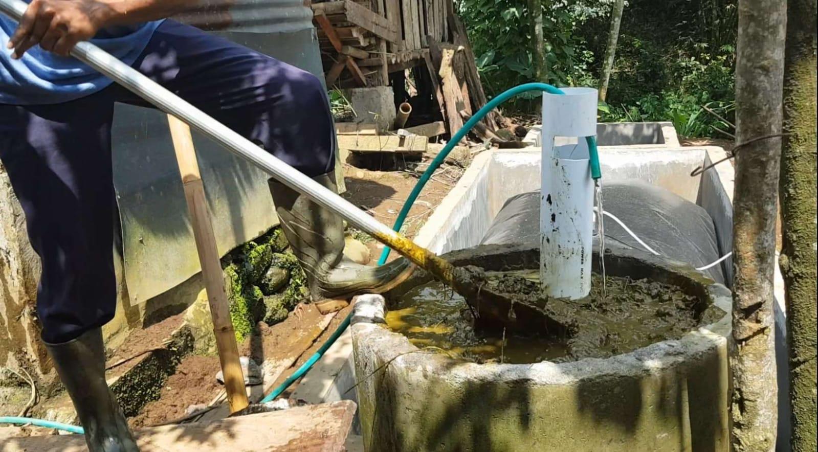 Peringati Hari Pahlawan, Polres Ciamis Teladani Semangat Juang Lewat Tabur Bunga di TMP