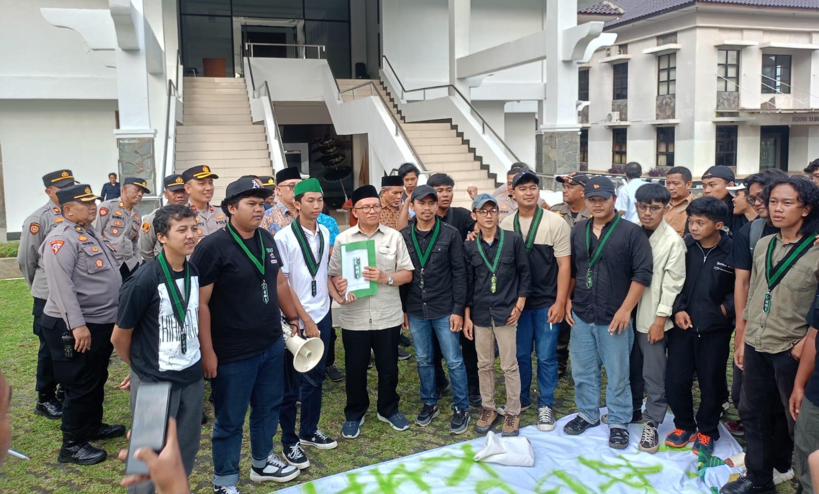 HMI Tasikmalaya Unjuk Rasa ke DPRD Tolak KUHAP Baru, Tuntut Pencabutan UU yang Dinilai Ancam Kebebasan Sipil