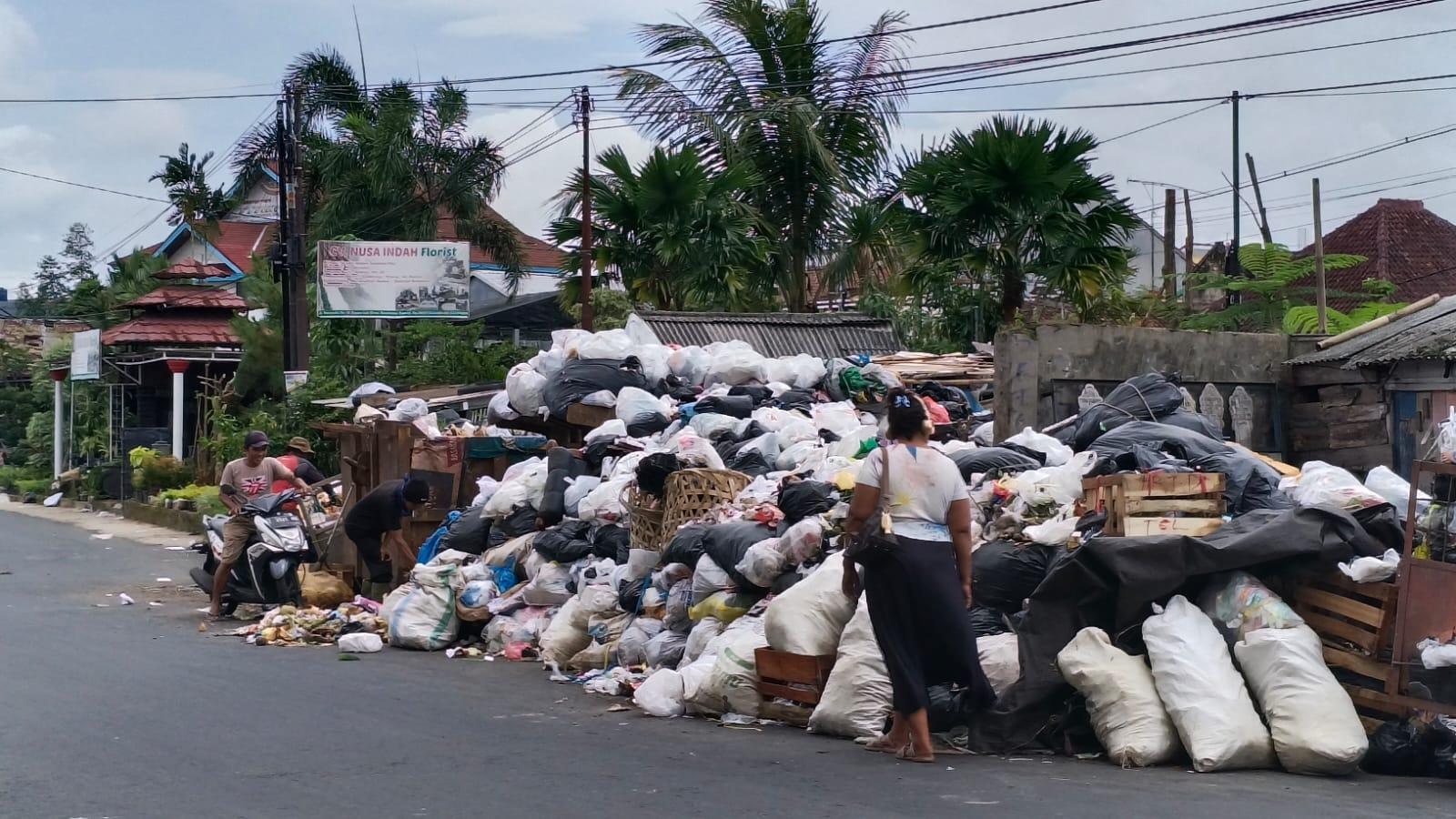 TPS Pasar Pancasila Tasikmalaya Penuh, Sampah Menggunung Lima Hari Tak Terangkut Gegara Armada Mogok