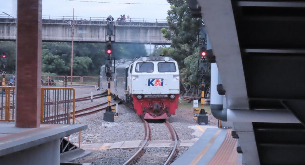 KAI Daop 2 Bandung Sediakan Empat KA Tambahan untuk Angkutan Nataru 2025–2026