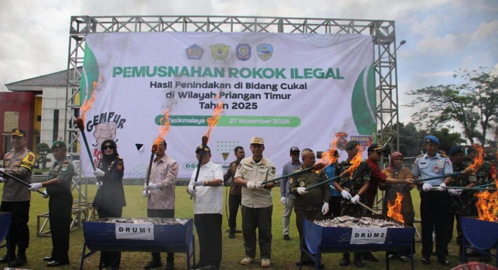 Jutaan Batang Rokok Ilegal Hasil Penindakan Cukai di Priangan Timur Dimusnahkan di Tasikmalaya