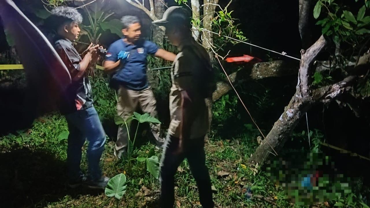 Warga Cineam Geger! Petani Ditemukan Tak Bernyawa di Kebun, Leher Terikat Kain Sprei