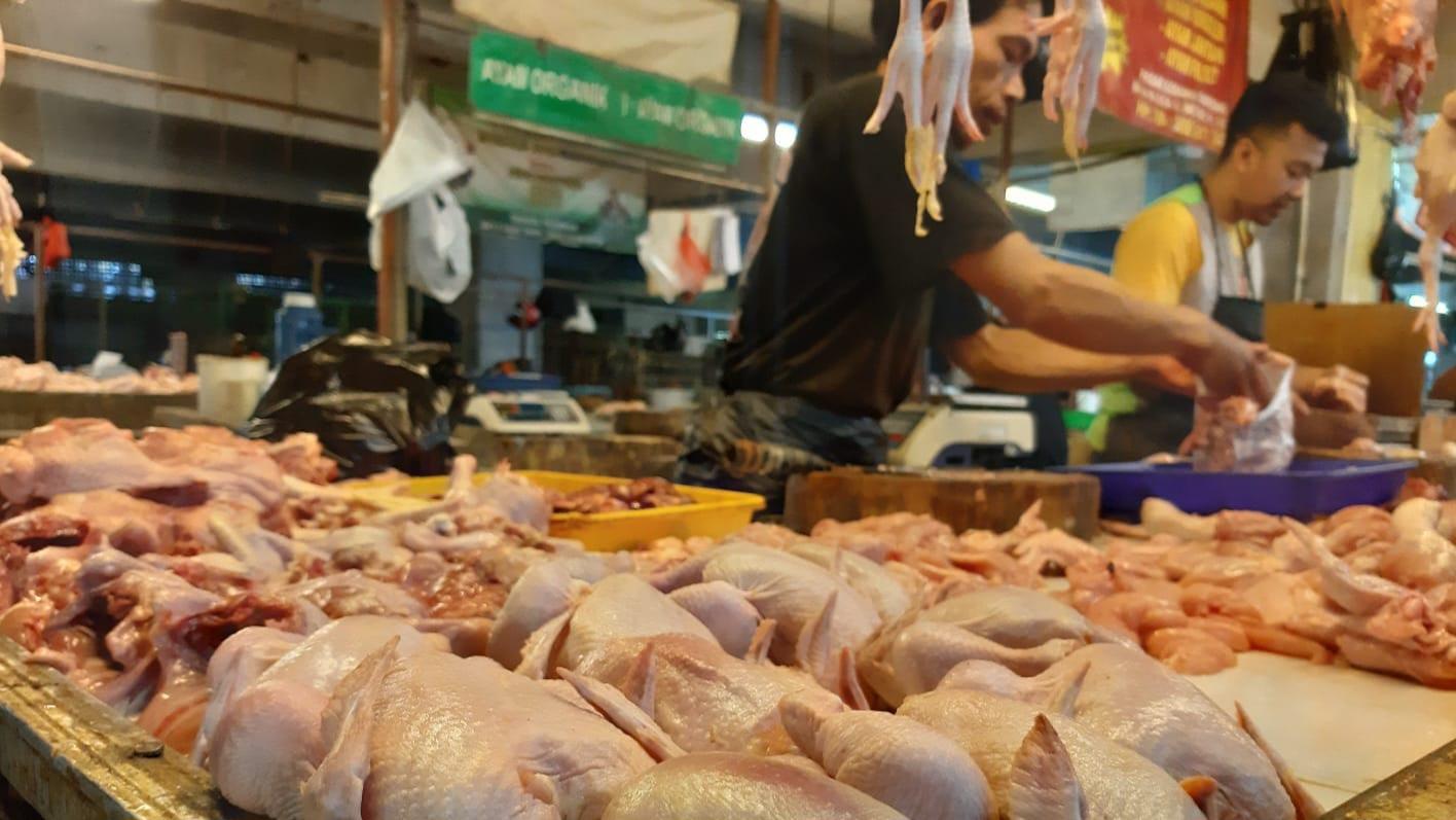 Memasuki Akhir Tahun 2025, Harga Ayam dan Cabai di Pasar Tradisional Kota Banjar Meroket