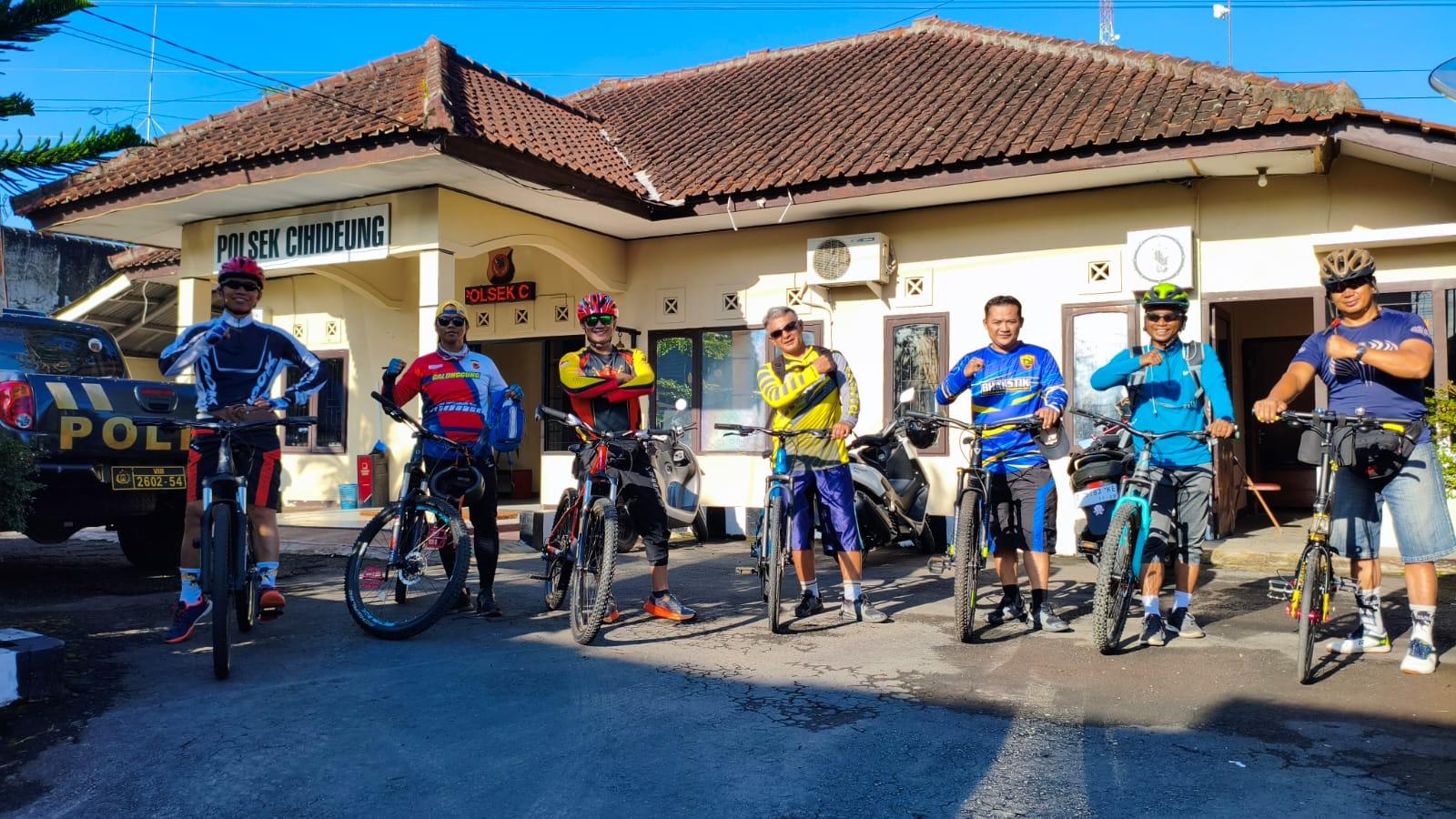 Jaga Kesehatan Personel, Polsek Cihideung Polres Tasikmalaya Kota Rutin Gelar Gowes Setiap Jumat