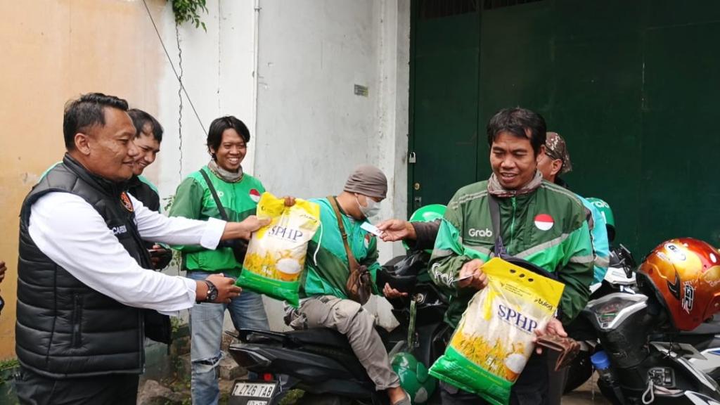 Satreskrim Polres Ciamis Bagikan Paket Beras di Hari Jadi Reserse Polri ke-78