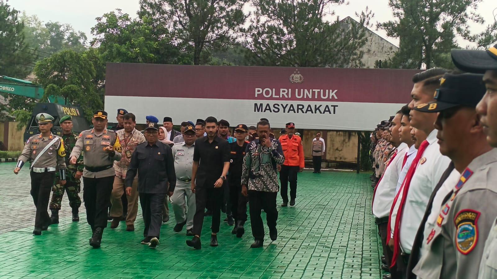Hujan Tak Surutkan Semangat, Polres Tasikmalaya Kota Gelar Apel Pasukan Operasi Lilin 2025