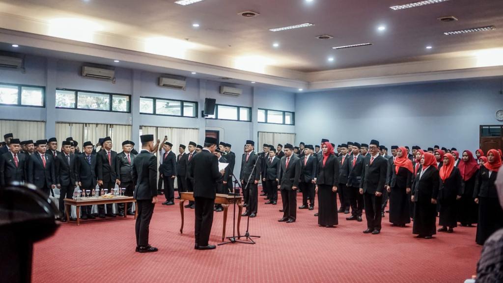 Perkuat Kinerja ASN, Bupati Ciamis Lantik 120 Pejabat di Penghujung 2025