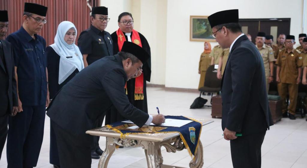 Bupati Tasikmalaya Lakukan Rotasi Pejabat, Mohammad Zen Bergeser dari Kursi Sekda