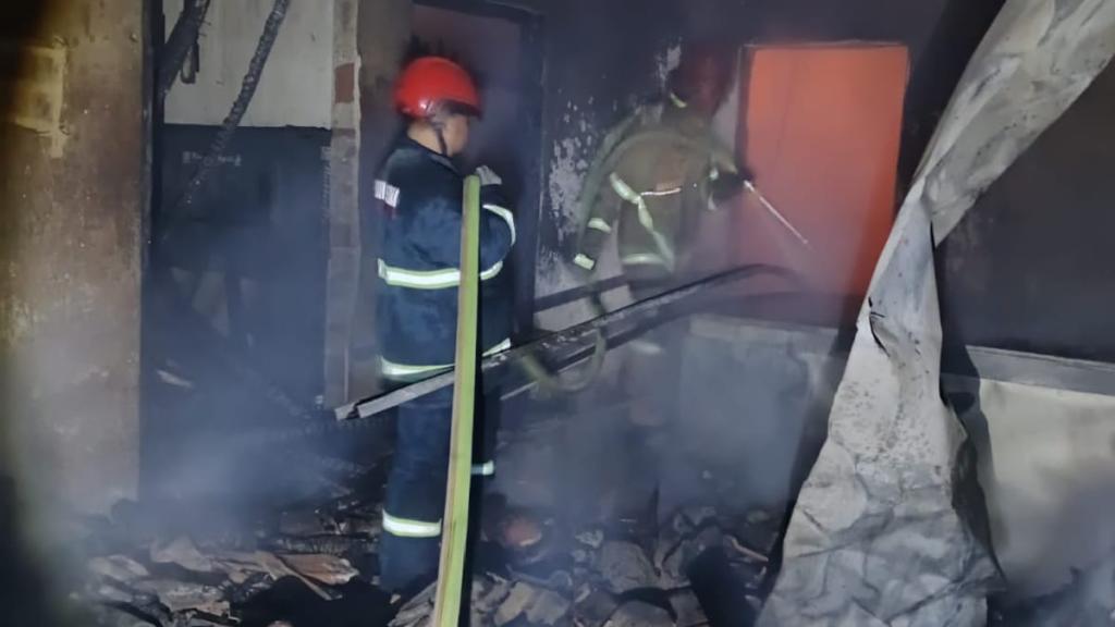 Kebakaran Pabrik Makaroni di Ciamis, Suara Letupan Bangunkan Tidur Lelap Warga