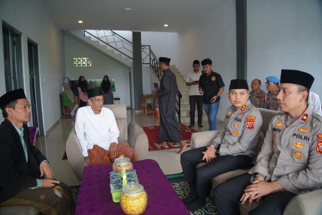 Kapolres Tasikmalaya Kota AKBP Andi Purwanto Silaturahmi Perdana ke Ponpes Miftahul Ulum Gandok