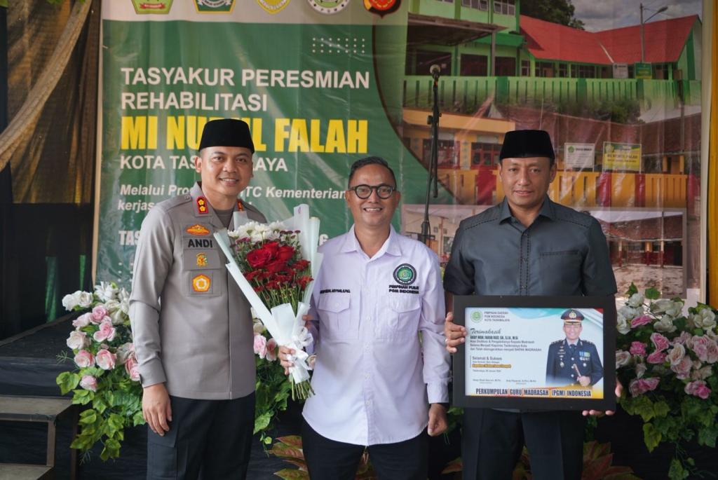 Kapolres Tasikmalaya Kota Gelar Tasyakuran Ruang Kelas Belajar MI Nurul Falah