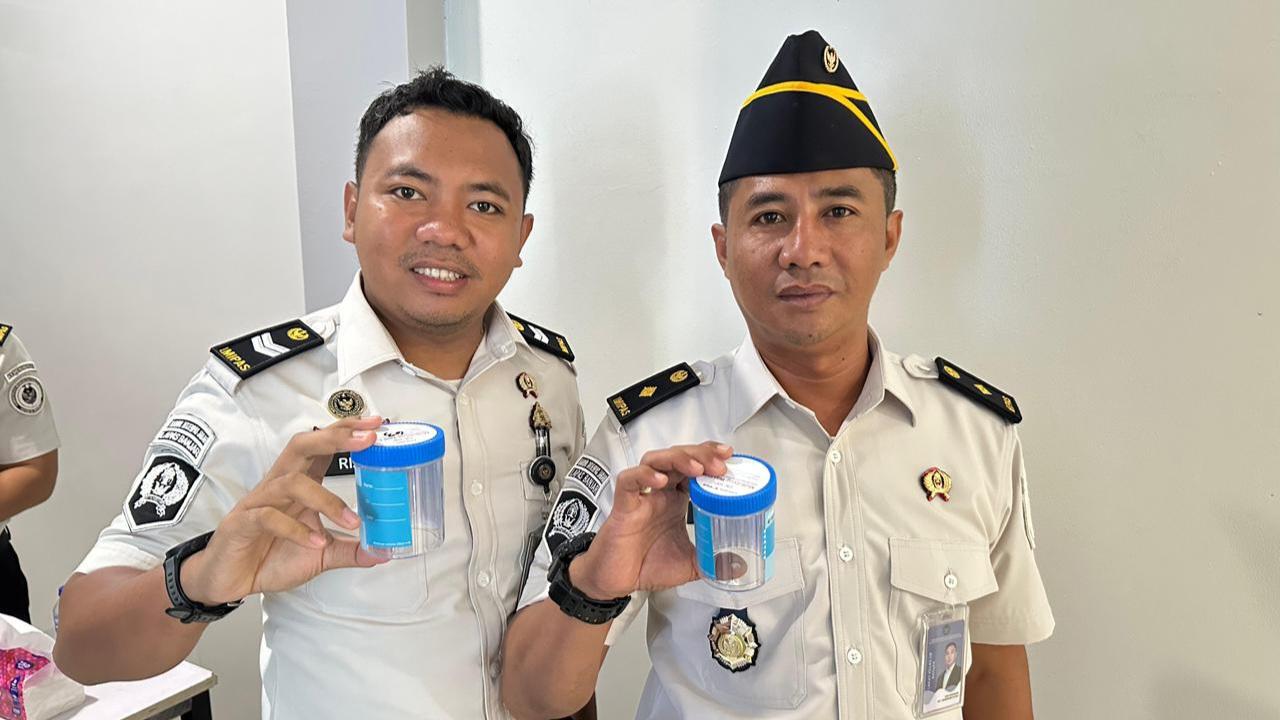 Lapas Banjar Tegaskan Komitmen P4GN, Seluruh Pegawai Jalani Tes Urin