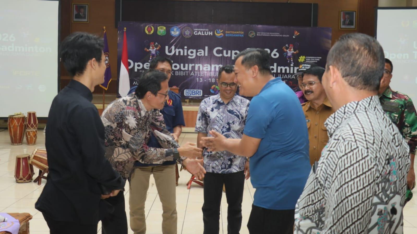 Dukung Pembinaan Olahraga, Kapolres Ciamis Hadiri Pembukaan Turnamen Badminton UNIGAL CUP 2026