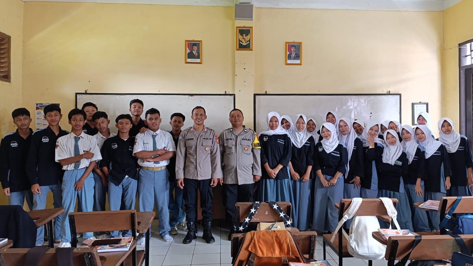 Polsek Cikoneng Ciamis Perkuat Pembinaan Pelajar sebagai Upaya Polri Cegah Gangguan Kamtibmas di Lingkungan Sekolah