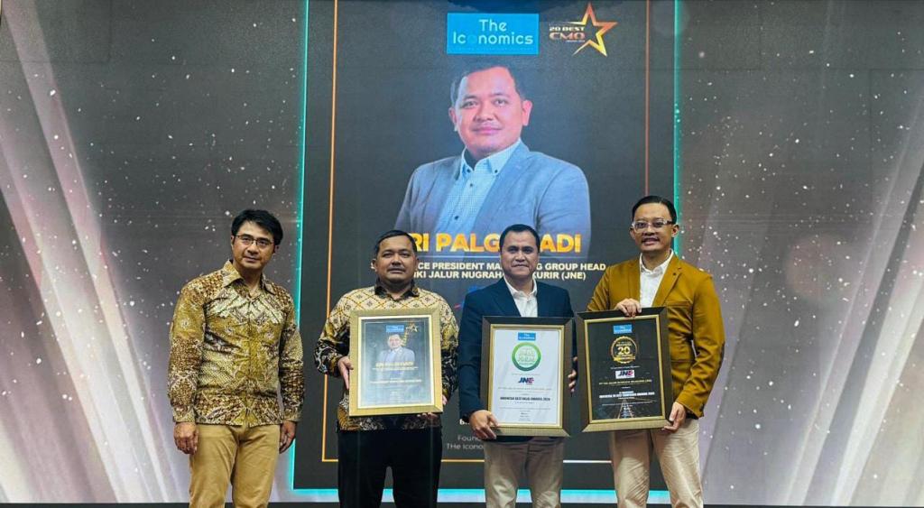 Tiga Penghargaan Disabet JNE pada Ajang Indonesia Best Halal Awards 2026 dan 20 Best Companies Awards