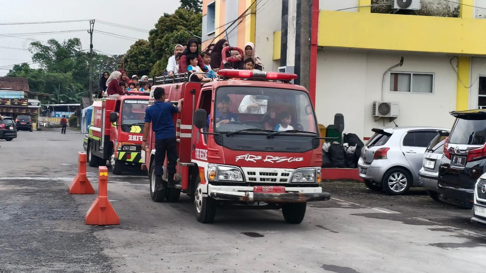 Makin Banyak Gedung Tinggi, Damkar Kota Tasikmalaya Butuh Mobil Tangga Pemadam