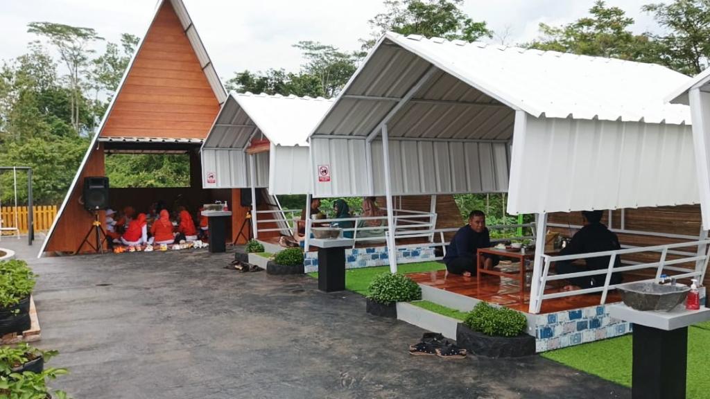 Sensasi Nasi Liwet Dadakan dan Durian di Alam Kadu Ciamis, Wisata Kuliner Alam yang Kian Diburu Keluarga