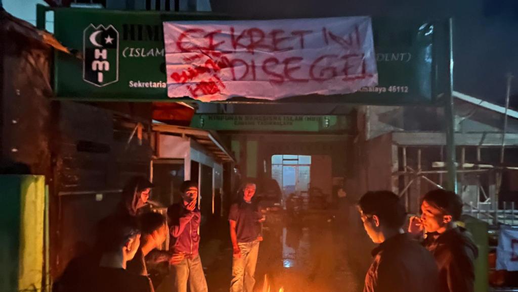 Sekretariat HMI Cabang Tasikmalaya Disegel Kader Sendiri, Soroti Kepemimpinan Ketua Umum