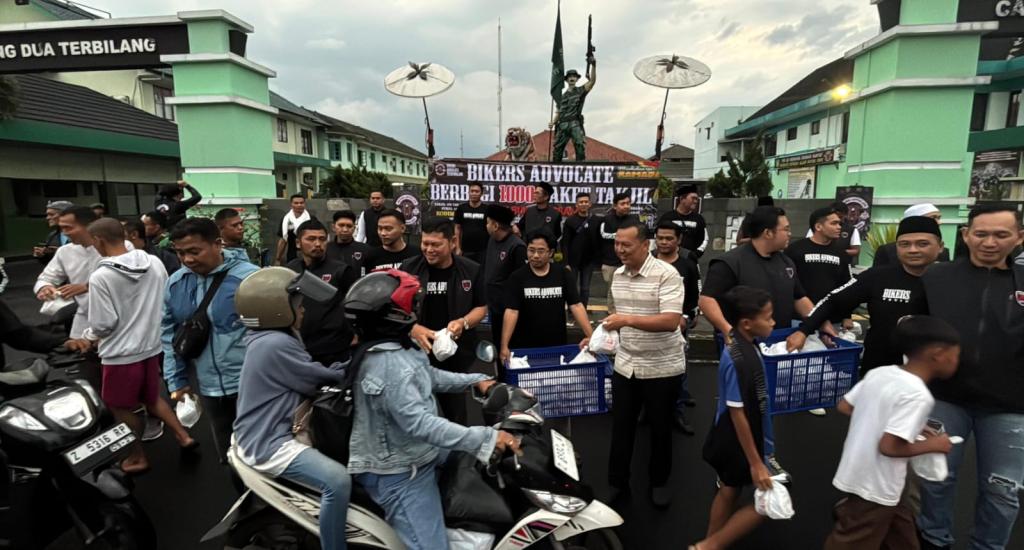 Sinergi di Bulan Suci, Kodim 0612 Tasikmalaya dan Bikers Advocate Bagikan 1.000 Paket Takjil