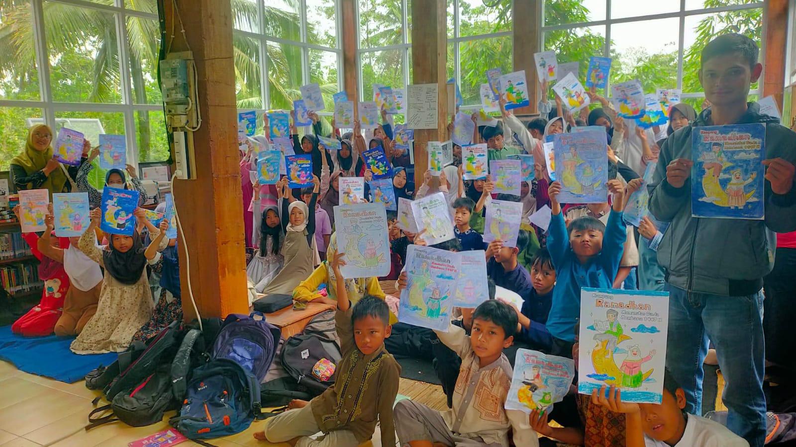 Seru dan Inspiratif! 79 Anak Ikuti Workshop Melukis di Kampung Ramadan Ciamis, Bangun Kreativitas dan Literasi Sejak Dini