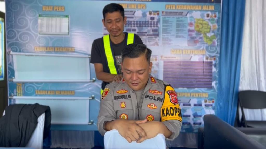 Unik dan Humanis! Pos Terpadu Operasi Ketupat Lodaya 2026 Polres Ciamis Usung Tema Kerajaan Galuh, Pemudik Dapat Pijat Gratis hingga Live Musik