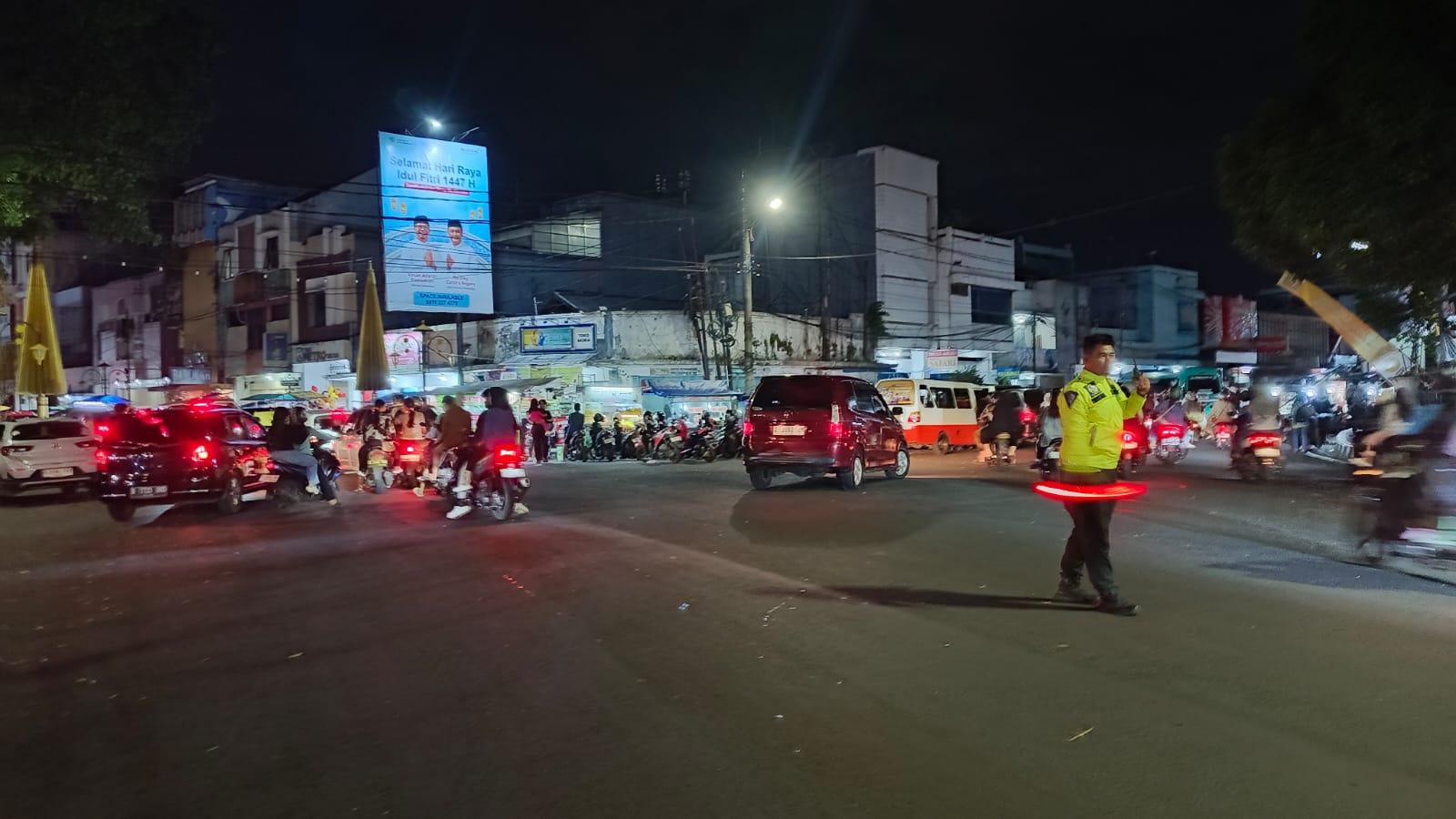 Warga Tumpah Ruah di Pusat Kota Tasikmalaya Rayakan Malam Takbir 1447 Hijriah