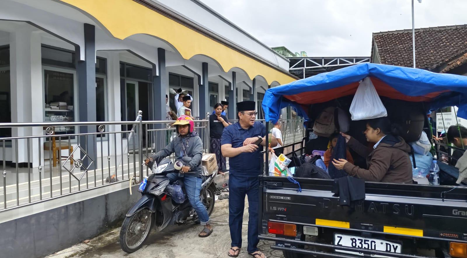 Tinjau Masjid Ramah Pemudik di Jalur Selatan, Kepala Kanwil Kemenag Jabar Apresiasi Peran Relawan