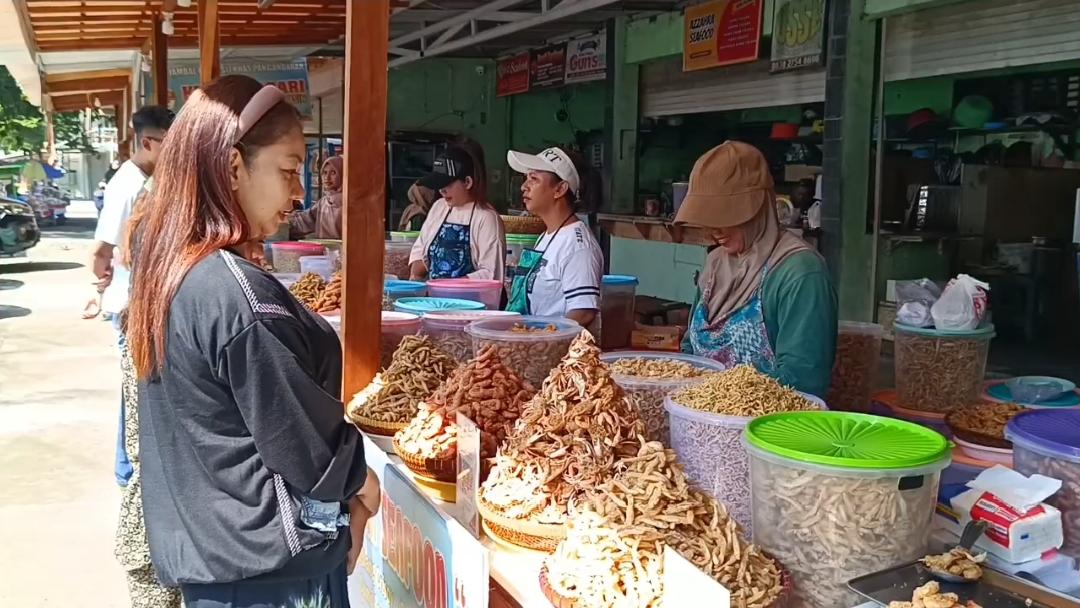 Penghujung Libur Lebaran, Pangandaran Dipadati Wisatawan, Sentra Oleh-oleh Pantai Timur Diserbu