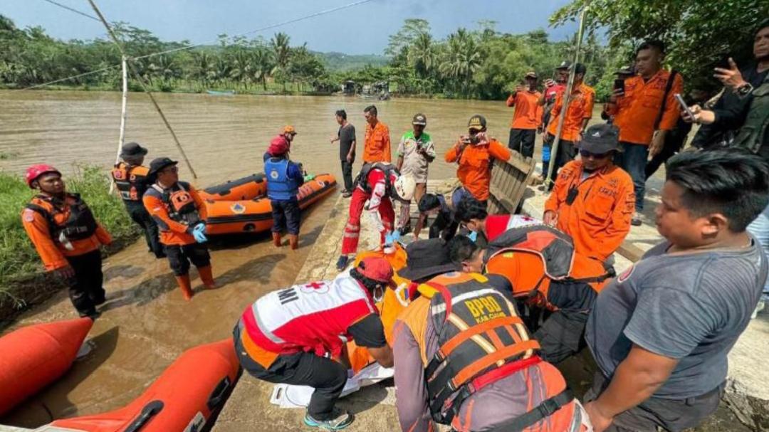 Truk Towing Terjun ke Sungai Citanduy, Sopir Ditemukan Tewas, Jasadnya Terseret Arus hingga 25 KM
