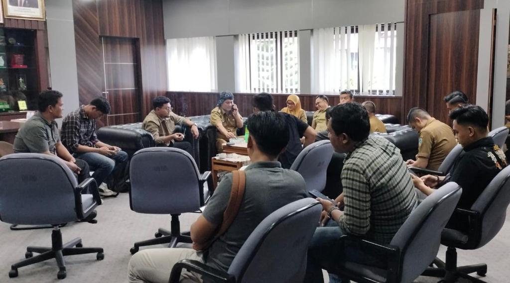 Soroti Dugaan Pencucian Uang dan Ketidakadilan Pajak Program MBG, Mahasiswa Sukapura Geruduk Bale Kota Tasikmalaya