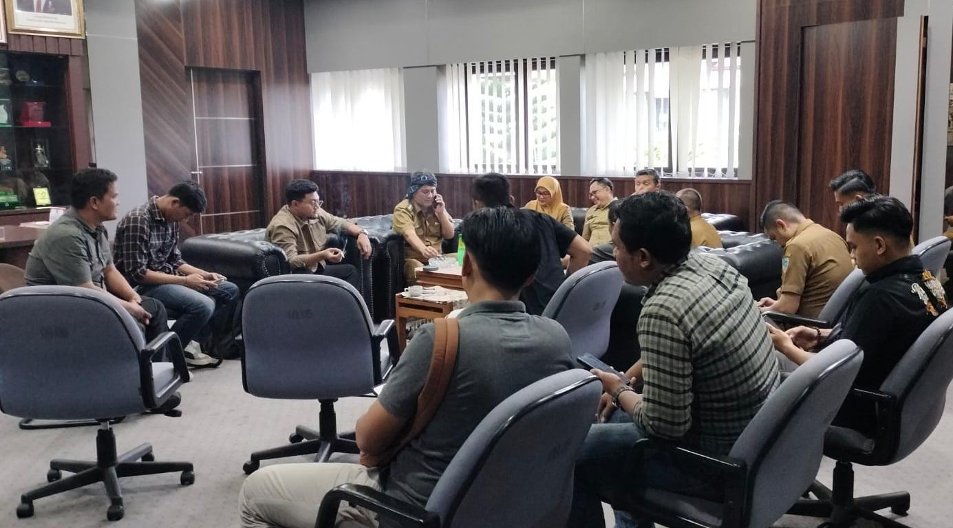 Soroti Dugaan Pencucian Uang dan Ketidakadilan Pajak Program MBG, Mahasiswa Sukapura Geruduk Bale Kota Tasikmalaya