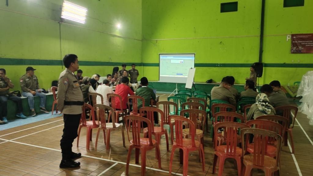 Jaga Kondusivitas, Polsek Kawali Siagakan Personel di Rapat Pleno PPK Jatinagara