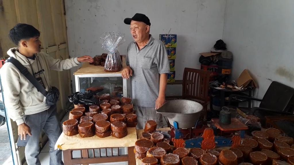 Jelang Imlek, Produsen Kue Keranjang di Selakaso Tasikmalaya Mulai Banjir Pesanan