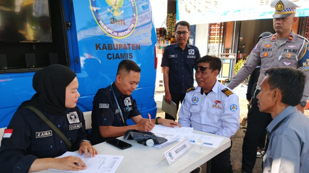 Jelang Mudik Lebaran, Sopir Bus di Ciamis Jalani Tes Urine dan Pemeriksaan Kendaraan