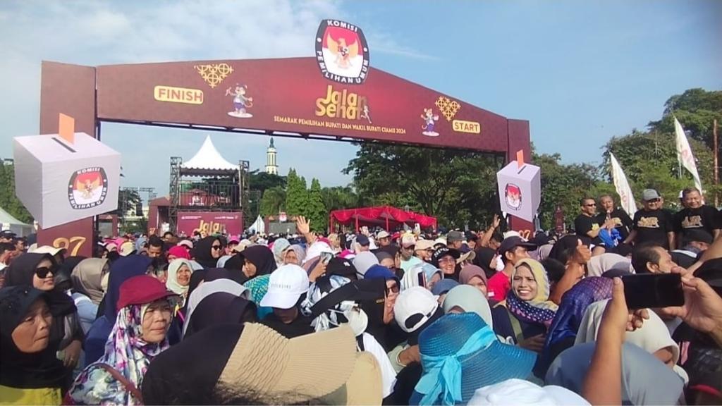 Jelang Pelaksanaan Pilkada Serentak, KPU Kabupaten Ciamis Gelar Jalan Sehat