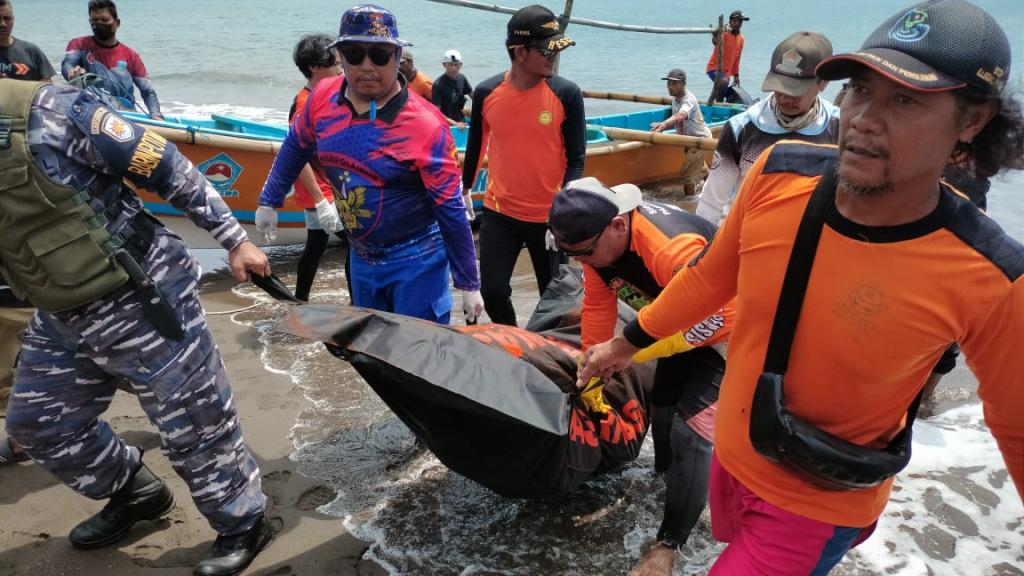 Jenazah Korban Terseret Arus di Pantai Madasari Pangandaran Ditemukan Tim SAR Gabungan
